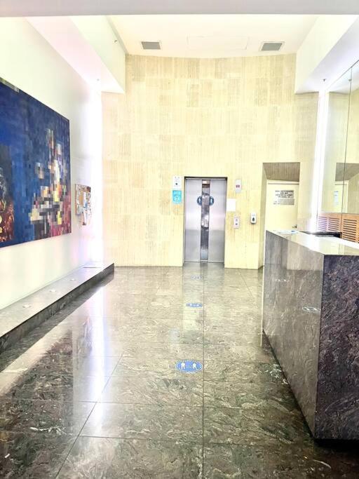 Super Convenient Modern 2 Bedroom 2 Bath Parking Appartamento
