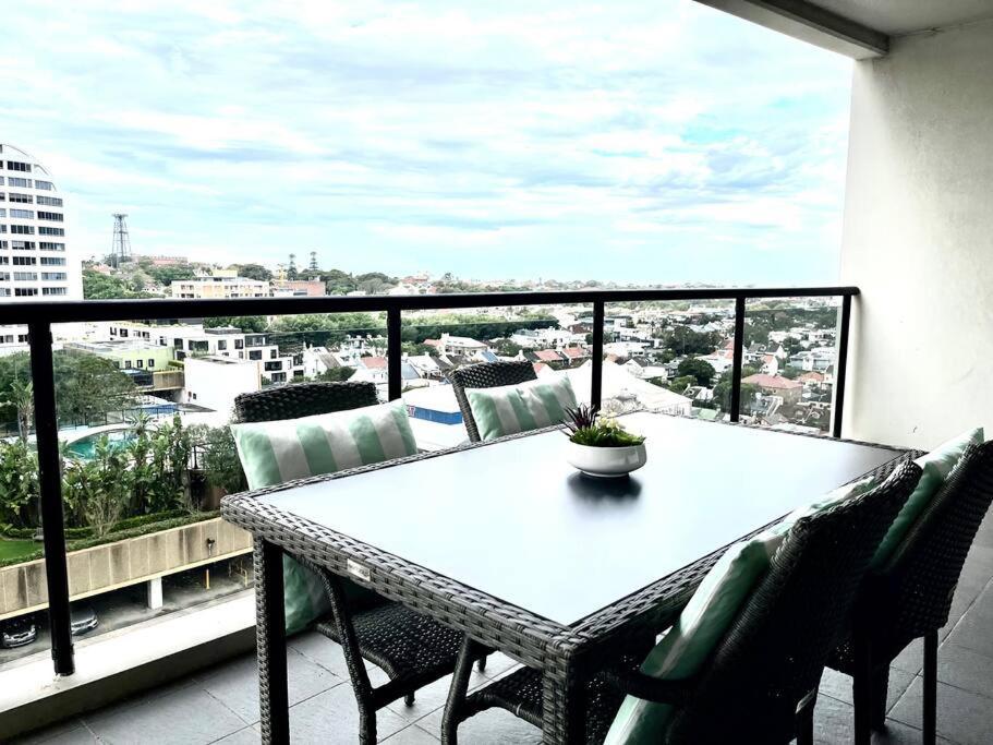 Apartment Super Convenient Modern 2 Bedroom 2 Bath Parking