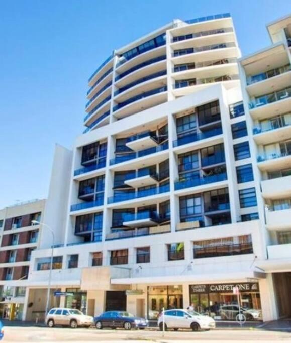 Super Convenient Modern 2 Bedroom 2 Bath Parking